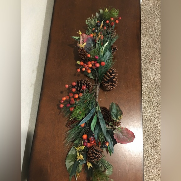 2'ft 4"in Fall Floral Pine & Pinecone Swag with berries - Picture 1 of 4